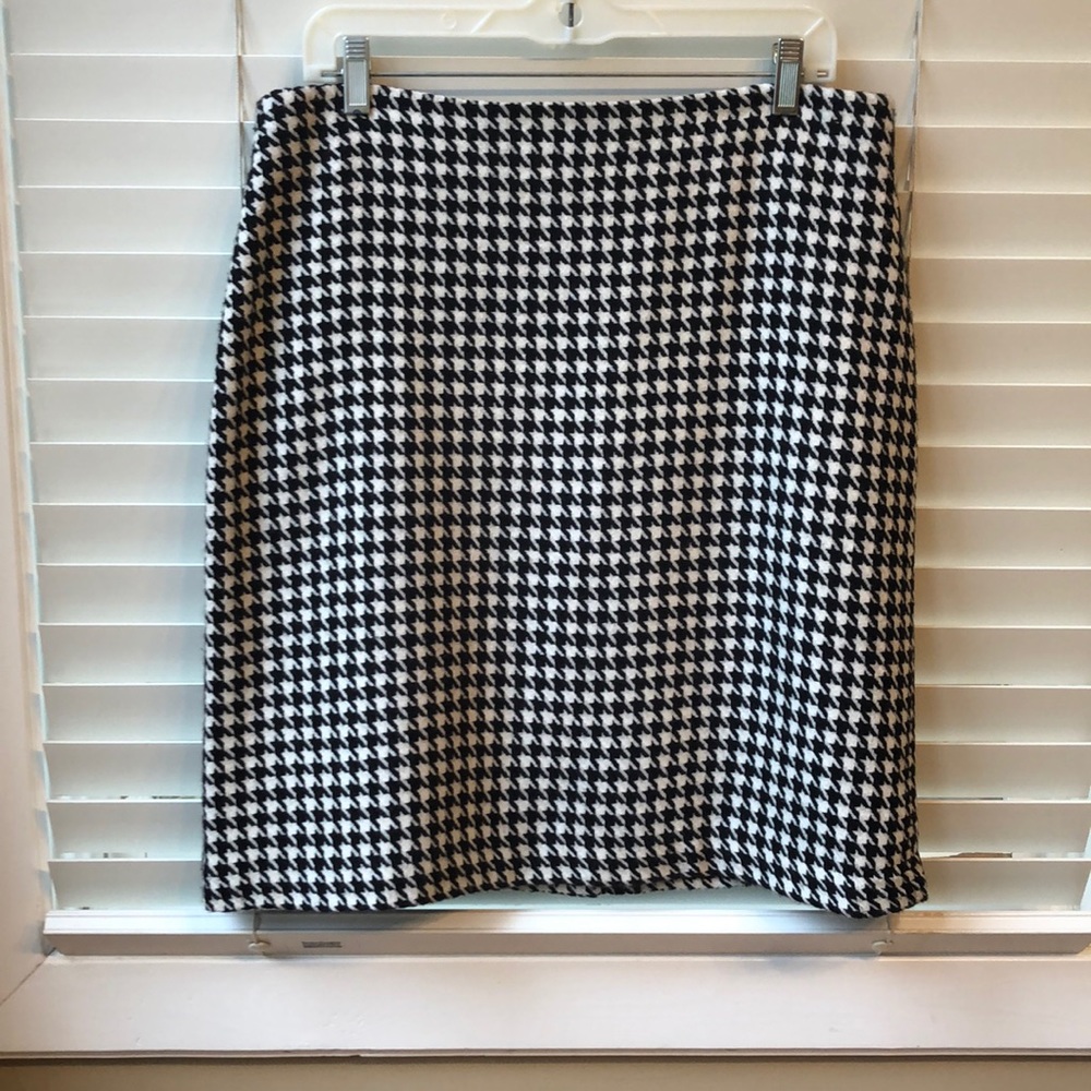 Black and Winter White Wool, Lined Skirt